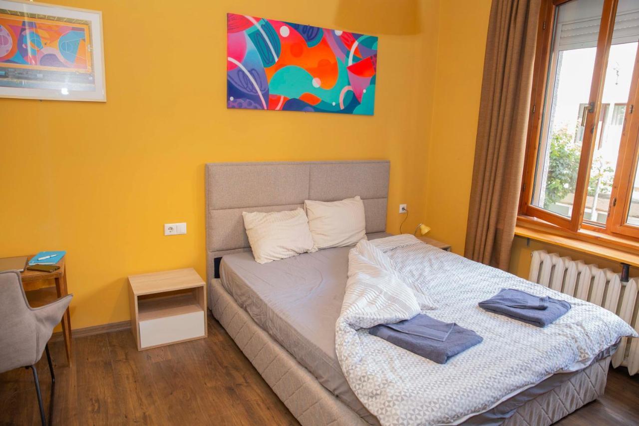 Central Sofia 3-Bedroom Apartment - Urban Art Gallery - Free Parking! Exteriör bild