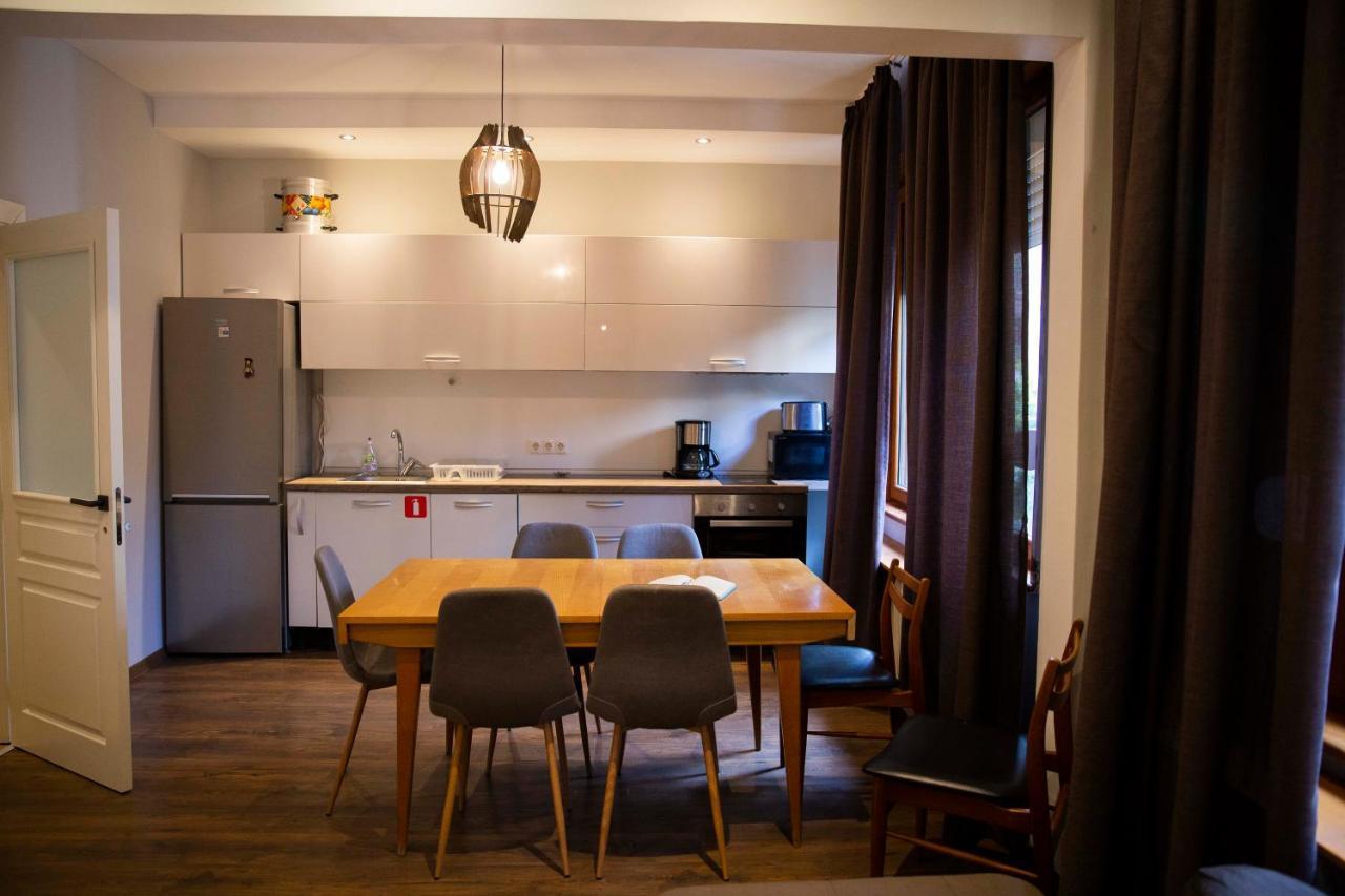 Central Sofia 3-Bedroom Apartment - Urban Art Gallery - Free Parking! Exteriör bild