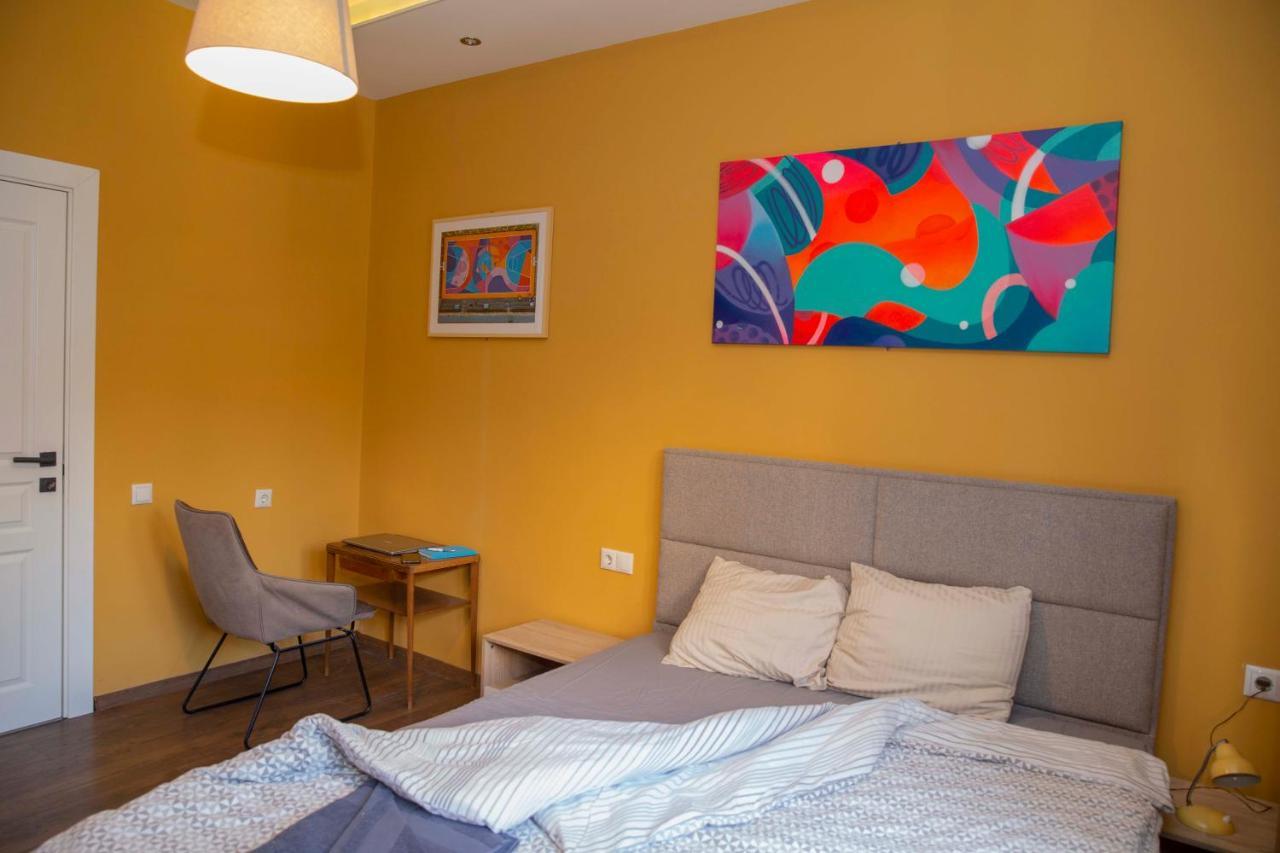 Central Sofia 3-Bedroom Apartment - Urban Art Gallery - Free Parking! Exteriör bild